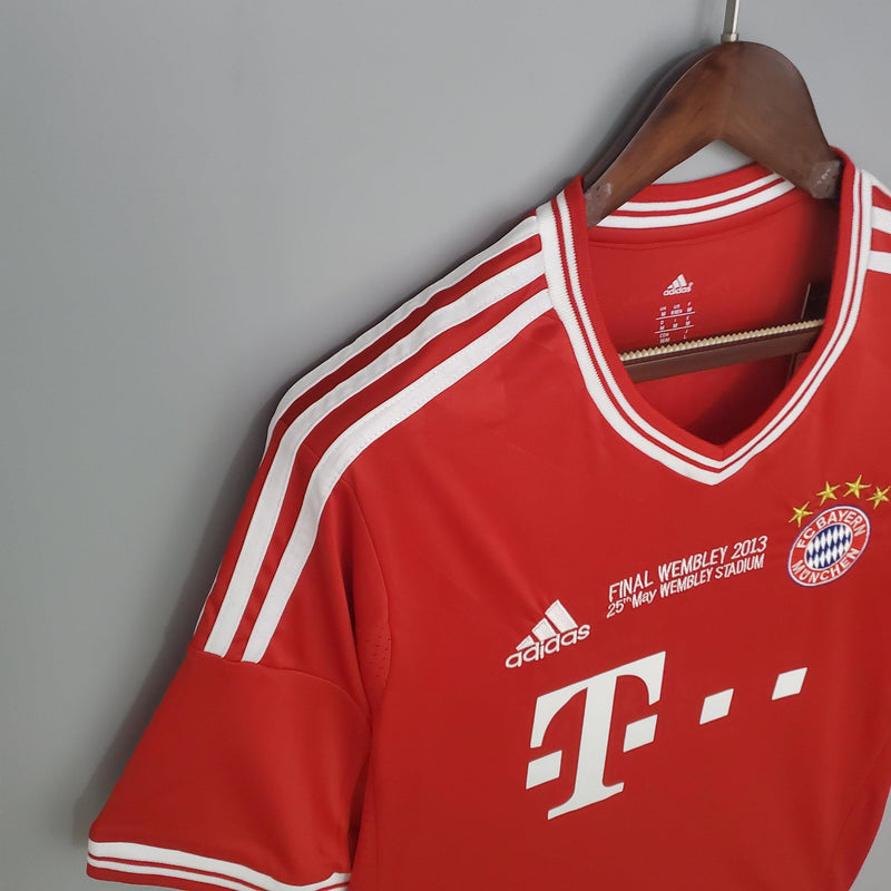 Camisa Retrô Bayern de Munique 2013/14 Home Champions League Edition